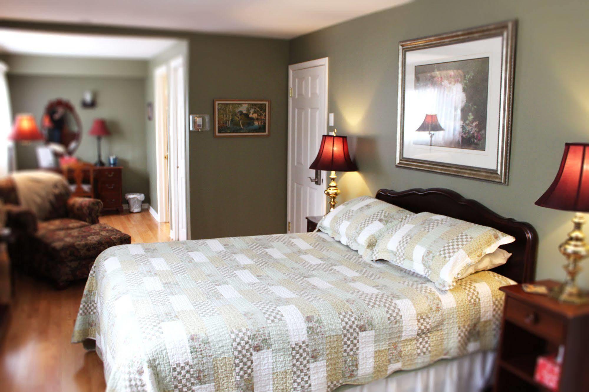 Forest Hill Bed And Breakfast キッチナー エクステリア 写真
